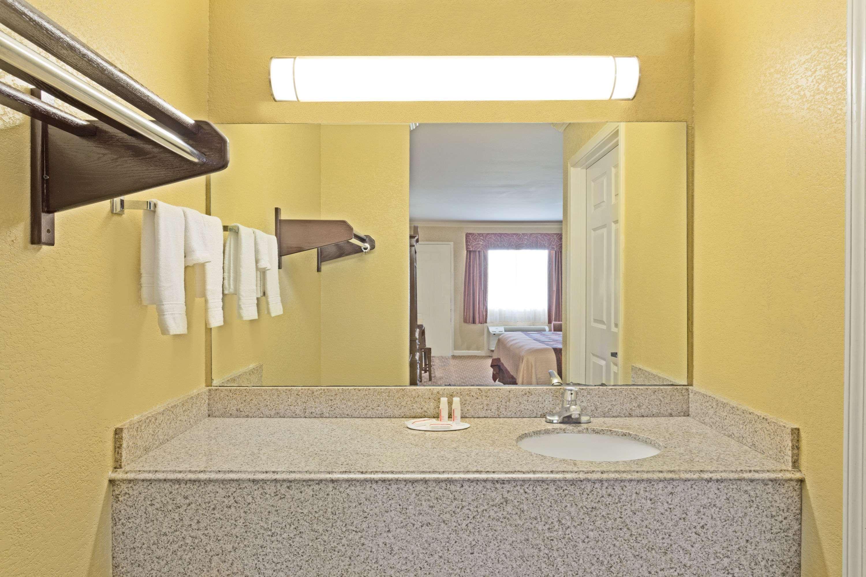 Hotel Super 8 By Wyndham Covington Zewnętrze zdjęcie
